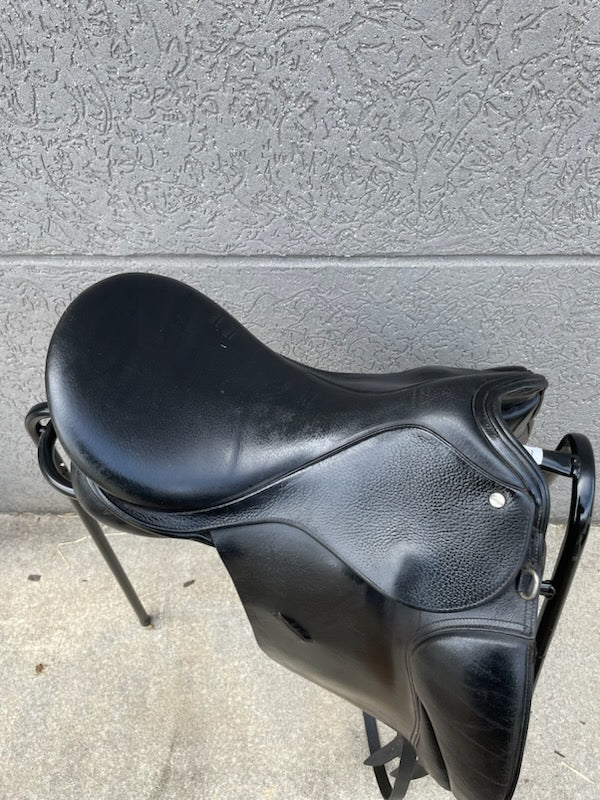 Jessica Trainers Dressage Saddle 17in