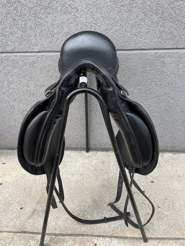 Jessica Trainers Dressage Saddle 17in