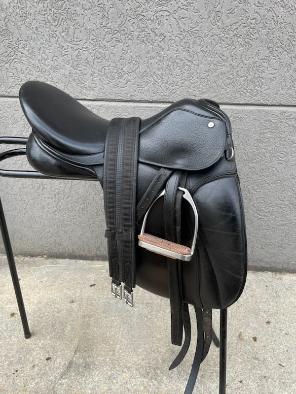 Jessica Trainers Dressage Saddle 17in