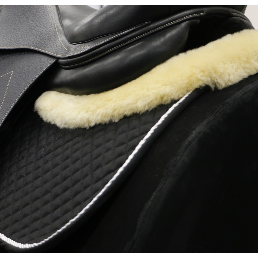 Supreme Sheepskin Saddle Pad - Wanneroo Stockfeeders