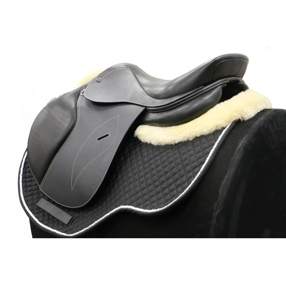 Supreme Sheepskin Saddle Pad - Wanneroo Stockfeeders