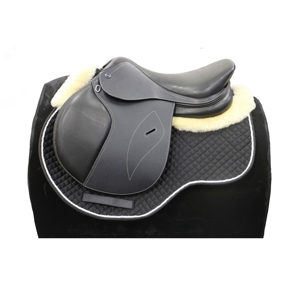 Supreme Sheepskin Saddle Pad - Wanneroo Stockfeeders